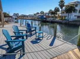 Waterfront Home, Short Walk to Beach, Deck/Balcony