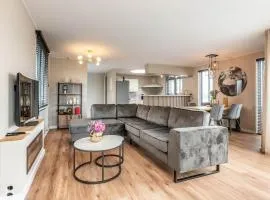 Spacious 120m2 Water Villa With Sauna Near Amsterdam
