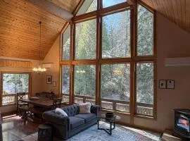 Lily of the Valley - Big Wall, Yosemite Day Use Reservations, Breakfast, Forest View and WiFi