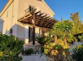 Fab Sea&Mountain View Villa Close to the beach