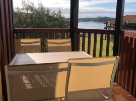 Joli T2 vue lac, entièrement rénové, хотел в Ве-Боко-ле-Бен