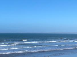 Sea view apartment, hotel a Broad Haven