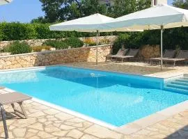 Villa Sloboda Appartments, Pinezici