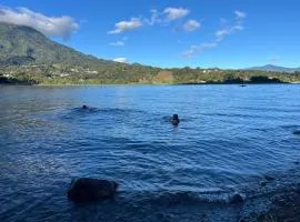 La pequeña Bahía de Sam&Jose Chalet