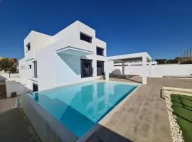 Villa Luz, lujoso y exclusivo alojamiento con piscina privada y cerca de la playa