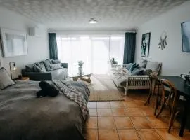 Aloha - Stylish Central Byron Studio
