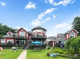 Gyeongju Magic Castle Pension Pets Friendly