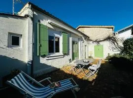 Charmante maisonnette à Fouras, 200m de la plage, idéale pour 4 personnes - FR-1-709-86