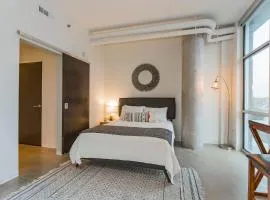 5M412- Sophisticated 1BR Condo