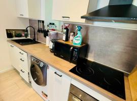 Maison au coeur du Sidobre – hotel w mieście Saint-Salvy-de-la-Balme