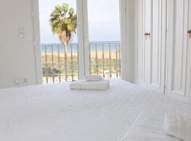Chalet en la Playa con Piscina Privada - holaVivienda Inmobiliaria, hotel in Denia