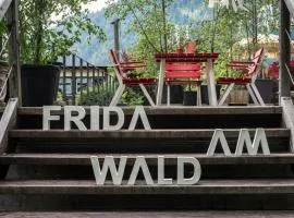 Frida am Wald