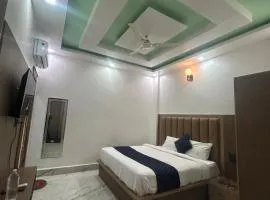 Hotel GreenParkland Near Krishna Janambhoomi