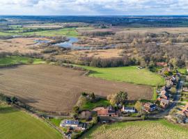 Finest Retreats - Pottles Cottage, hotel in Brundall