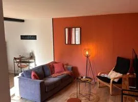 Grand T3 lumineux idéal famille ou amis avec PARKING GRATUIT