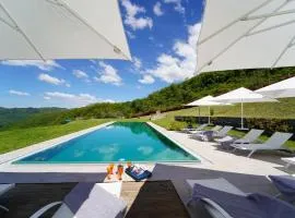 Villa Podere Gaia 16 Pax by VILLASRETREATS