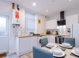 Contractor, Relocation, insurance , 4 bedrooms, Bury