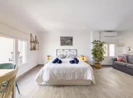 AlmeriaSuite Serenity Home