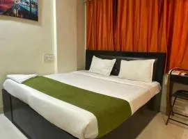 Deluxe Inn - Near Kokilaben Dhirubhai Ambani Hospital