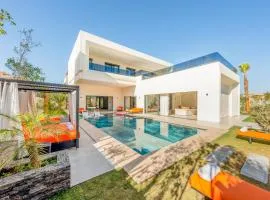 Luxury Villa Heated Pool, Cinema & Game Room