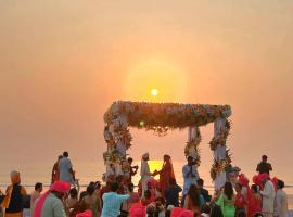 Samant Beach Villa, hotel in Bhogwe