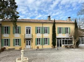 Grande maison en bord de rivière, hotel in Cambes