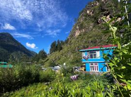 FORMOSA Cafe Hostel KASOL GOA, hotel v destinácii Kasol