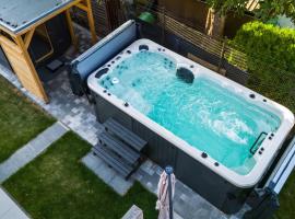 Fleesenseetreppe Links, hotel com piscina em G&ouml;hren-Lebbin