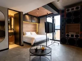 Indie Universe Creative Hotel