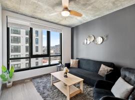 Chic Central Birmingham Condo 2BR, hotel v destinaci Birmingham