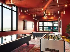 Live the High Life Chic 2BR Apartment in BHM
