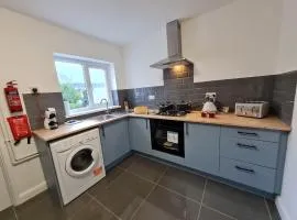 SleepyStays 3 Bedroom Modern & Central Location