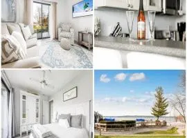 Gorgeous 2 Bedroom Lake View Condo 2780