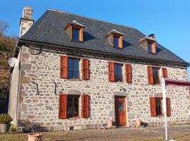 Les Nuits de Vieillespeze, B&B in Saint-Projet-de-Salers