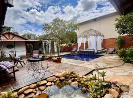 Casar&atilde;o Coimbra Pousada Colonial, hotel com banheiras de hidromassagem em Piren&oacute;polis