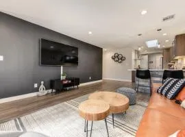 Charming Home, near beautiful park and tennis courts!