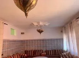 5 min Aéroport Appartement avec Terrasse et Grand Appartement