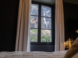 가르바니에 위치한 호텔 Hôtel du cirque et de la cascade