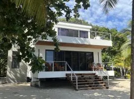 Mayatai Beach Villa - Elegant 2BR Beachfront with Stunning Ocean Views