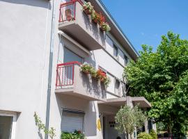 Logis Hôtel & Restaurant Au Lion d'Or, хотел в Burnhaupt-le-Haut