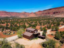 Kanab Barn Loft House on 40 acres Pet Friendly, hotel v destinaci Kanab