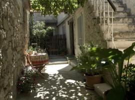 Apartman Lana, hotel v destinaci Susak