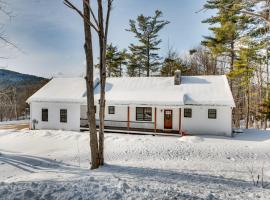 6 Mi to Lake Winnipesaukee New Hampshire Home, hotel in Gilford