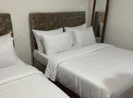 Happy tasty chicken，位于努沃勒埃利耶的酒店