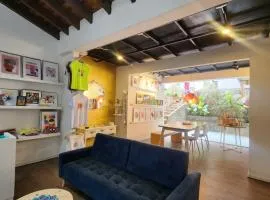 La divina trinidad - Galeria Wellness Hostal