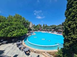 Basilica Resort A203, 3-Sterne-Hotel in Paphos