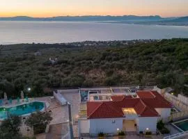 Villa Needa's - View with private pool