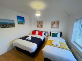 BetaHouse -3BR -Pool Table -Free parking -Spacious、マンチェスターのホテル