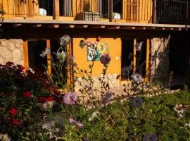 Beautiful 1BR House in Camino Real
