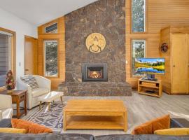 Ridge Condo - Unit 8, hotel in Sunriver